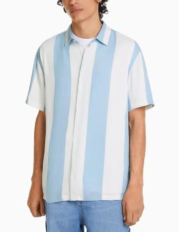 
						Camasa Bershka, albastru/alb