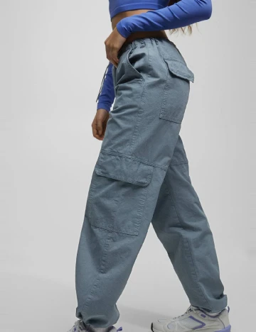 Pantaloni Pull&Bear, albastru