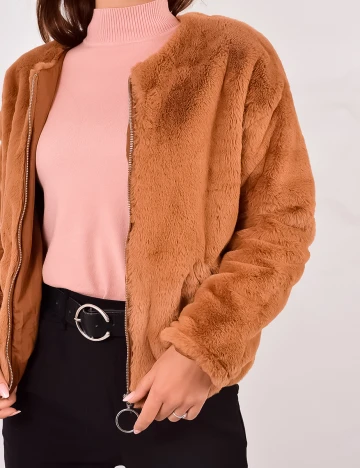 Jacheta Bershka, maro, S Maro
