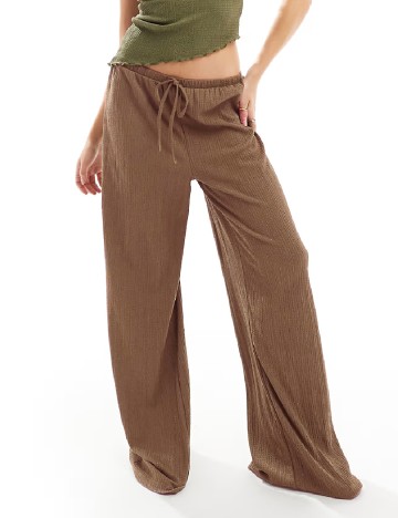 
						Pantaloni ASOS, maro