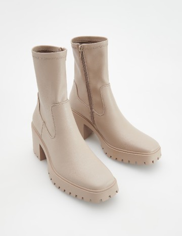 
						Botine Reserved, bej