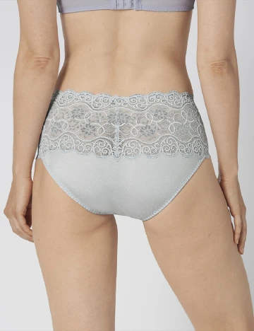 Chilot Triumph, gri