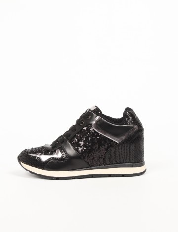 
						Adidasi Guess, negru