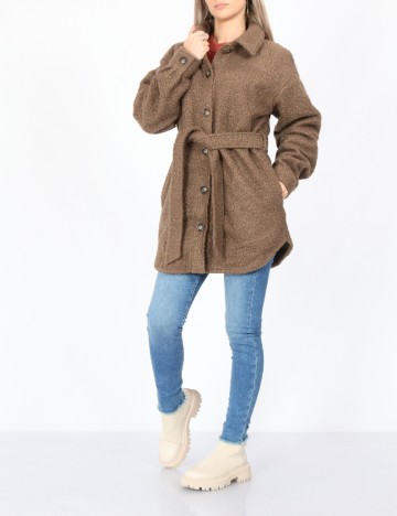 
						Jacheta Vero Moda, maro