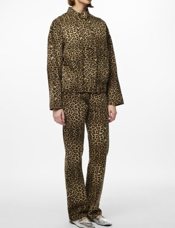 
						Jacheta Pieces, animal print