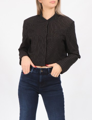 
						Jacheta Only, negru