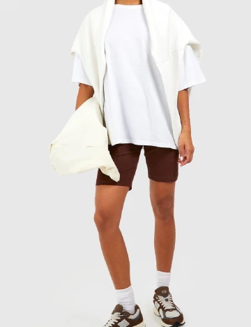 Pantaloni scurti Boohoo, maro