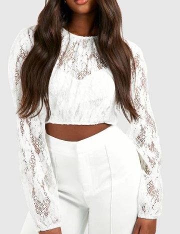 Top Boohoo, alb