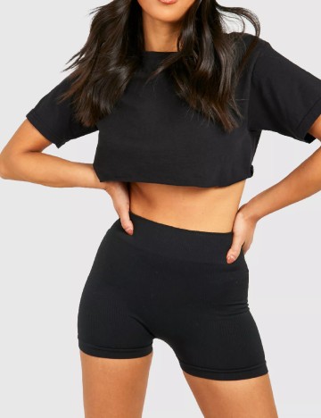 
						Pantaloni scurti Boohoo, negru