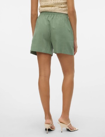 Pantaloni scurti Vero Moda, verde