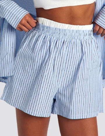 Pantaloni scurti Boohoo, albastru Albastru