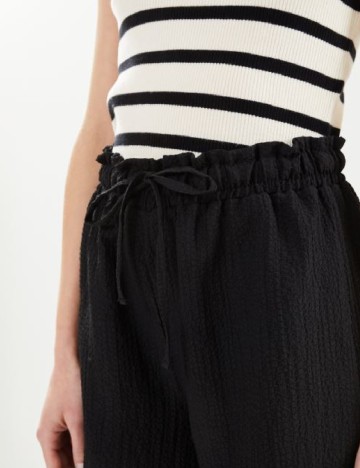 Pantaloni scurti Noisy May, negru