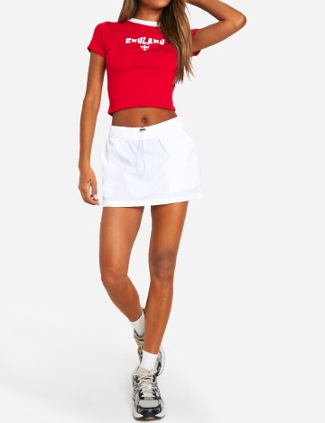 
						Top Boohoo, rosu