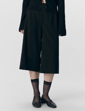 
						Pantaloni trei sferturi Object, negru