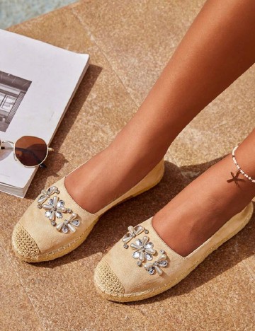 
						Espadrile SHEIN, crem