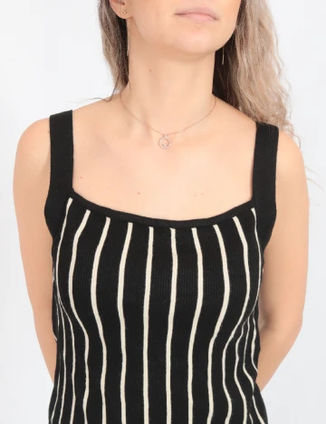 Maiou Pieces, negru