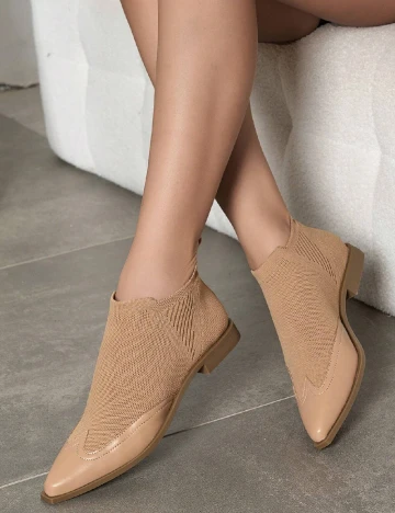 Pantofi SHEIN, maro
