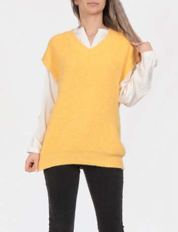 
						Vesta oversize Noisy May, galben