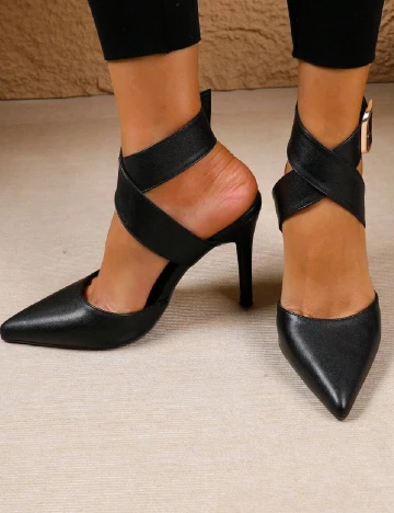 Pantofi SHEIN, negru Maro