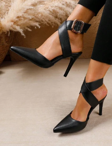 Pantofi SHEIN, negru Maro