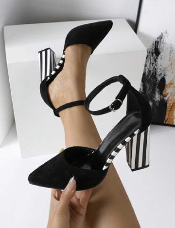 
						Pantofi SHEIN, negru