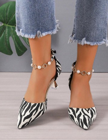 
						Pantofi SHEIN, alb/negru