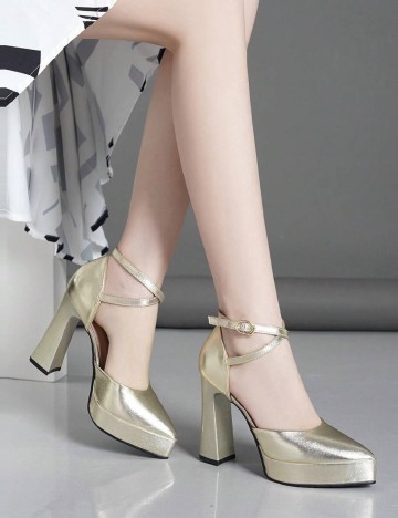 
						Pantofi SHEIN, auriu