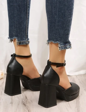 Pantofi SHEIN, negru