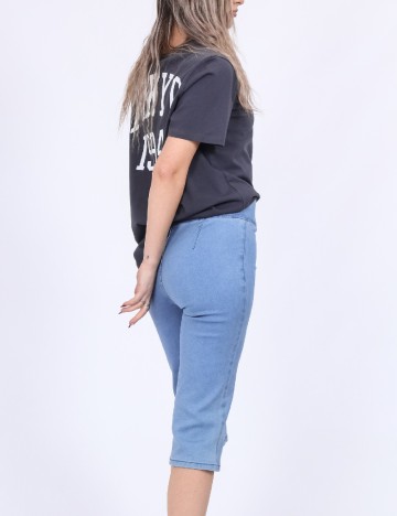 
						Pantaloni scurti Noisy May, albastru