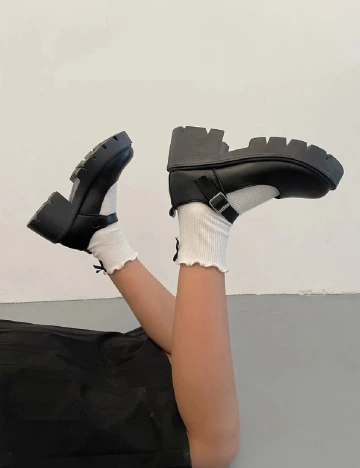 Pantofi SHEIN, negru