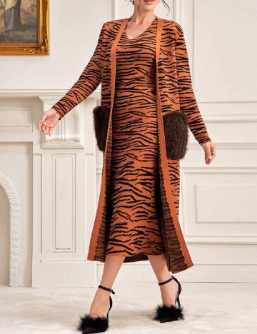
						Rochie medie SHEIN, maro