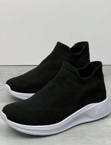 
						Adidasi SHEIN, negru