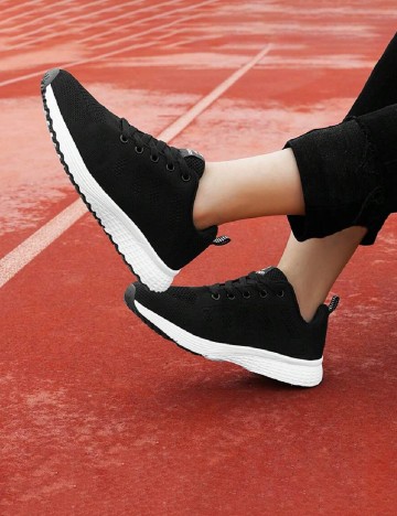 
						Adidasi SHEIN, negru