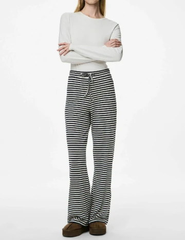 Pantaloni Pieces, alb/negru Negru