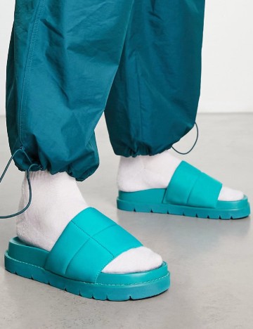 
						Slapi Public Desire, turcoaz