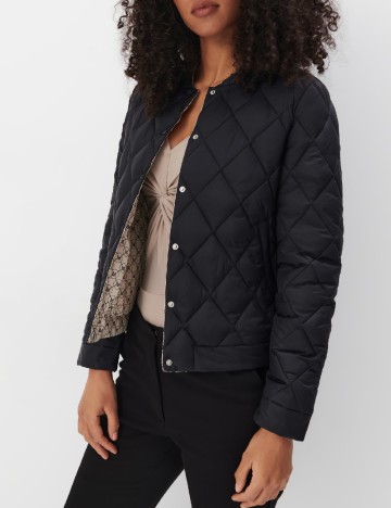
						Geaca reversibila Mohito, negru/crem
