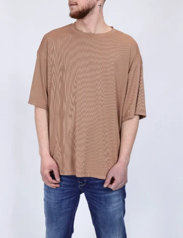 Tricou SHEIN, maro