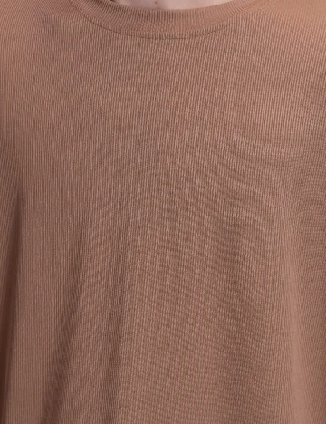 Tricou SHEIN, maro