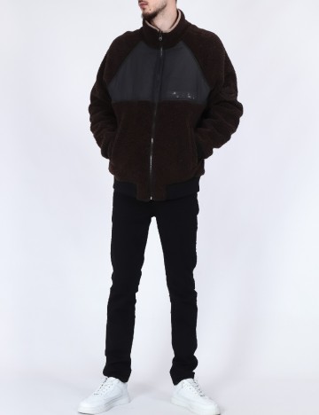 
						Jacheta Jack&Jones, maro