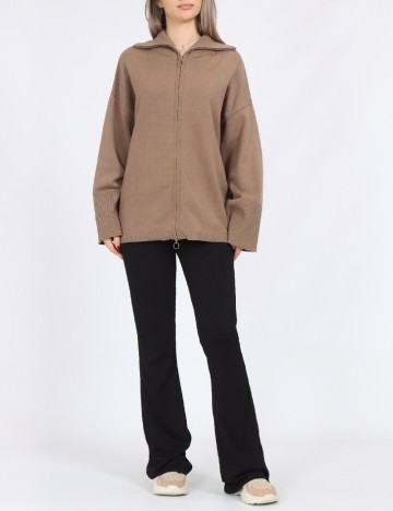 
						Bluza Pieces, maro