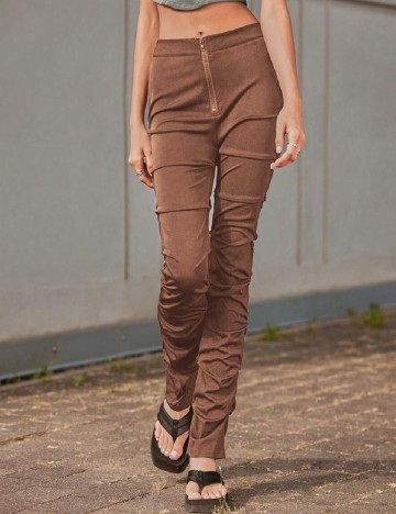 
						Pantaloni SHEIN, maro