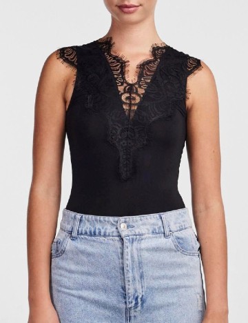 
						Body Pieces, negru