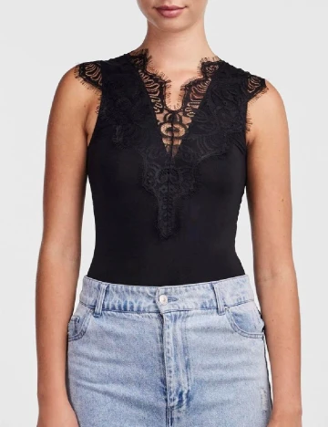 Body Pieces, negru