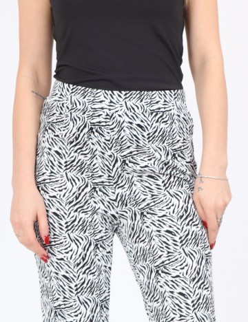Pantaloni Noisy May, alb/negru