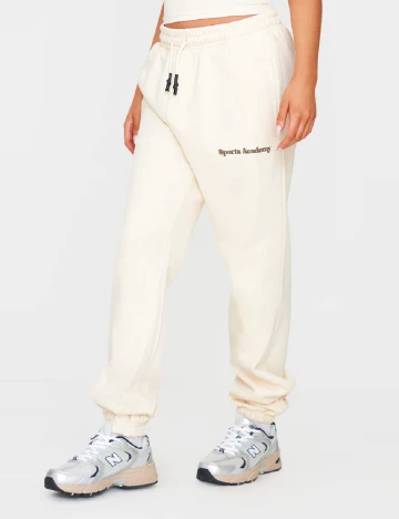 Pantaloni PRETTYLITTLETHING, crem