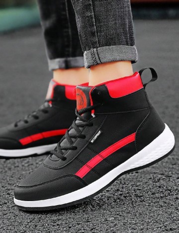 
						Adidasi SHEIN, negru