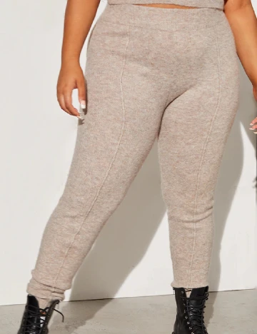 Pantaloni PRETTYLITTLETHING, crem