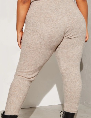 Pantaloni PRETTYLITTLETHING, crem