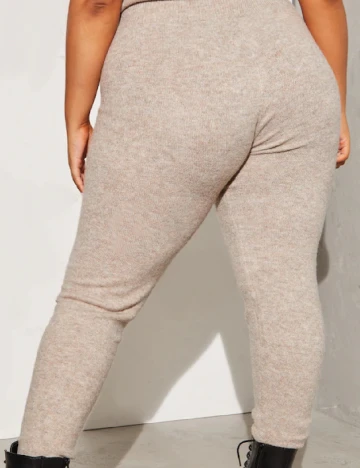 Pantaloni PRETTYLITTLETHING, crem