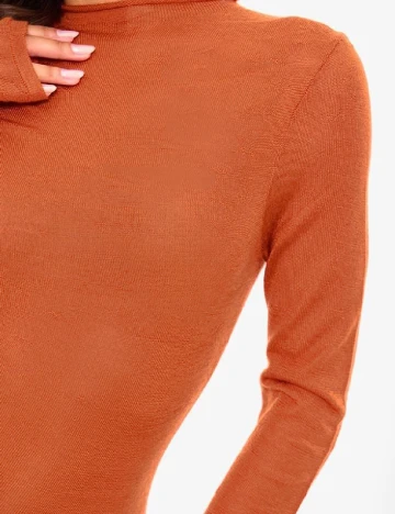 Rochie lunga PRETTYLITTLETHING, maro